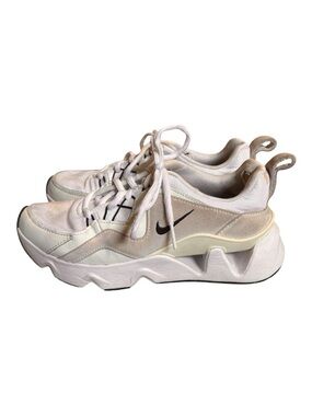 Nike Women's White with Black Swoosh Ryz 365 Sneakers